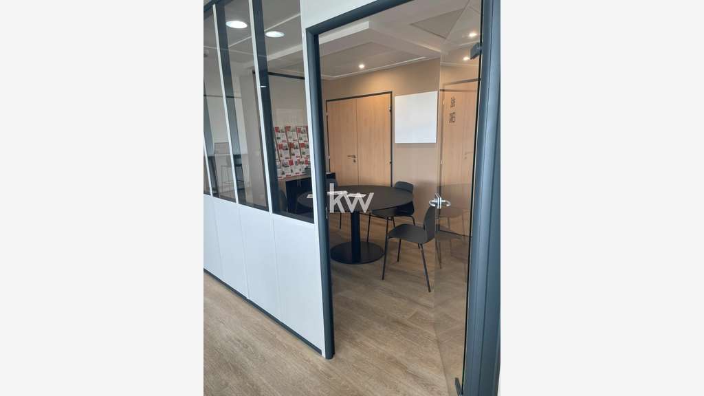 A louer bureaux 270m² Carré Haussmann Evry