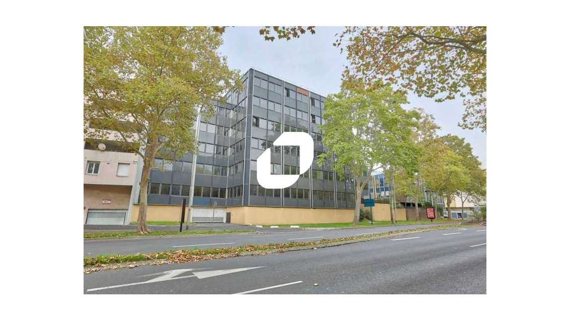 A louer Bureaux 748m² Evry courcouronnes