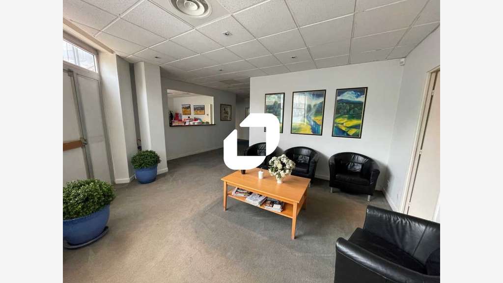 A louer Bureaux 250m² Evry courcouronnes