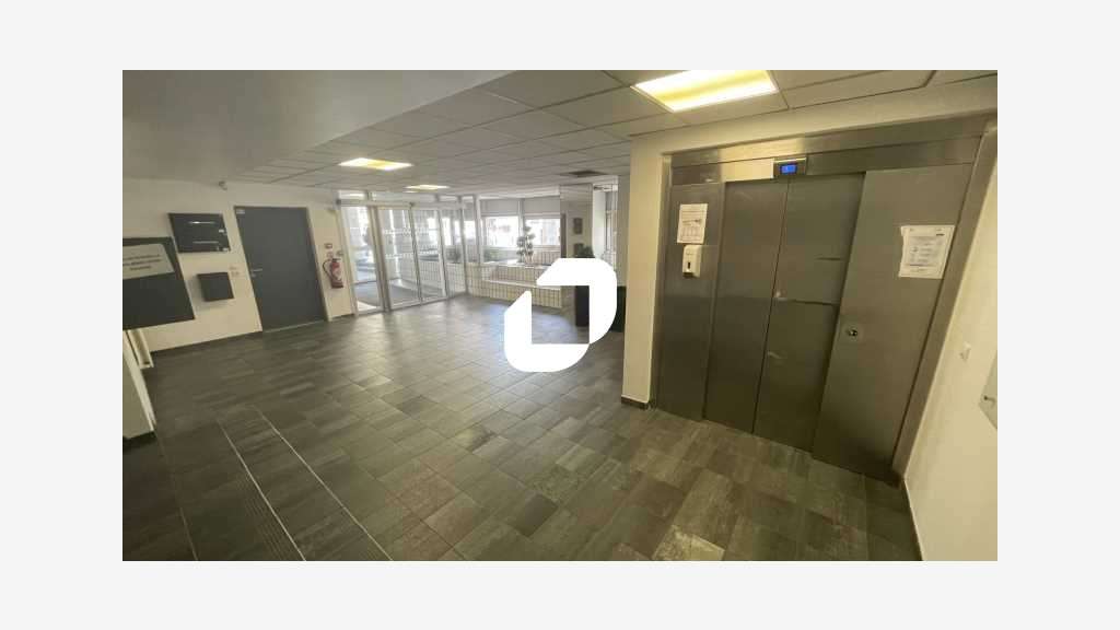 A louer Bureaux 1890m² Evry courcouronnes