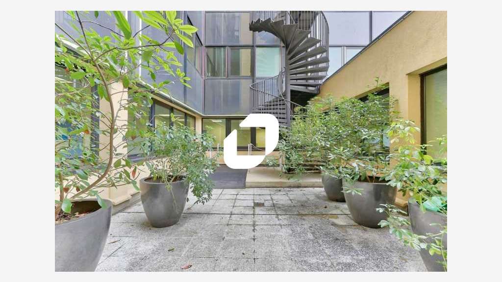 A louer Bureaux 748m² Evry courcouronnes