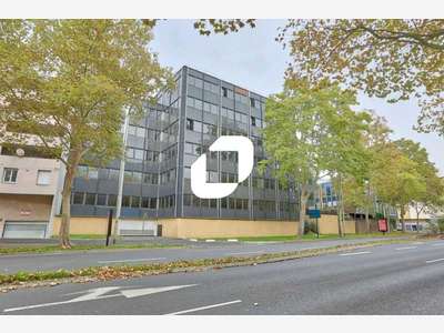 A louer Bureaux 748m² Evry courcouronnes