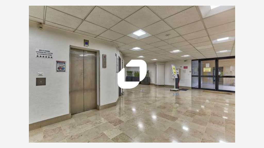 A louer Bureaux 748m² Evry courcouronnes