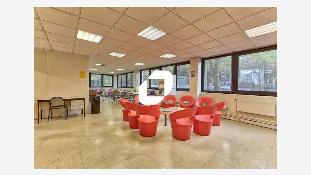 A louer Bureaux 748m² Evry courcouronnes