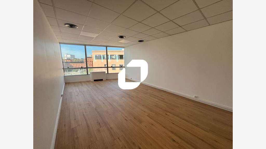 A louer Bureaux 149m² Evry courcouronnes