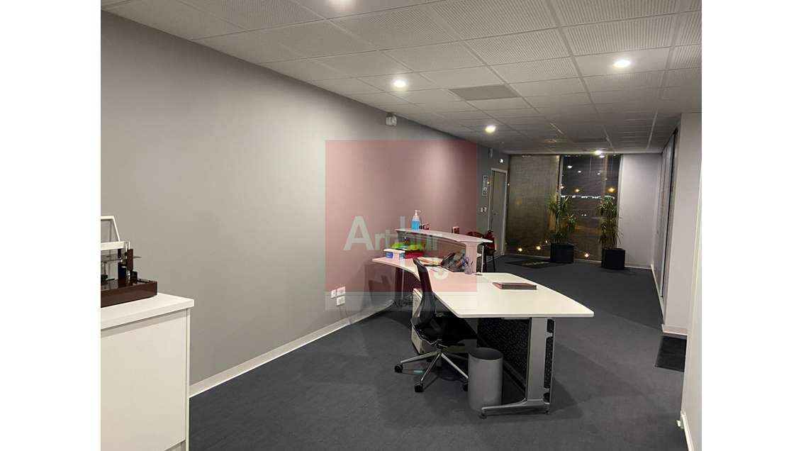 A louer bureaux 258m² haut de gamme à Boé