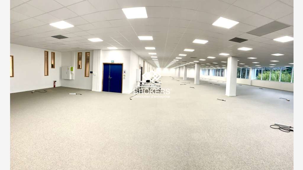 A louer plateau de bureaux divisible à Eybens