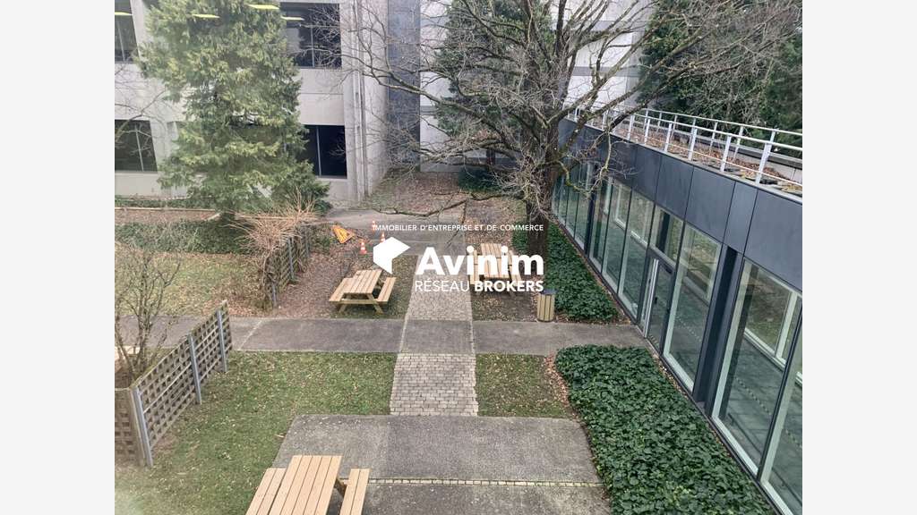 A louer plateau de bureaux divisible à Eybens
