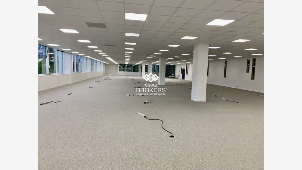 A louer plateau de bureaux divisible à Eybens