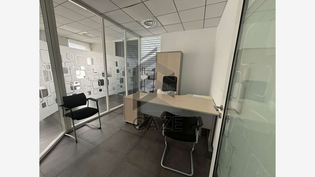 Superbes bureaux RDC et R+1 à louer à Eysines