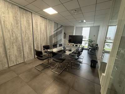 Superbes bureaux RDC et R+1 à louer à Eysines