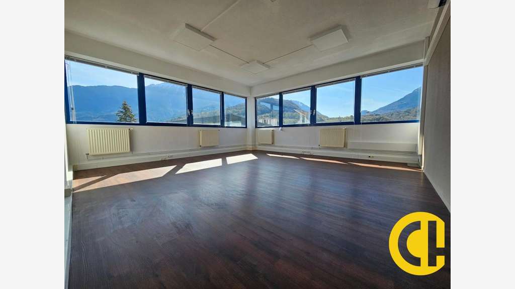 A louer bureaux lumineux de 62m² à Faverges