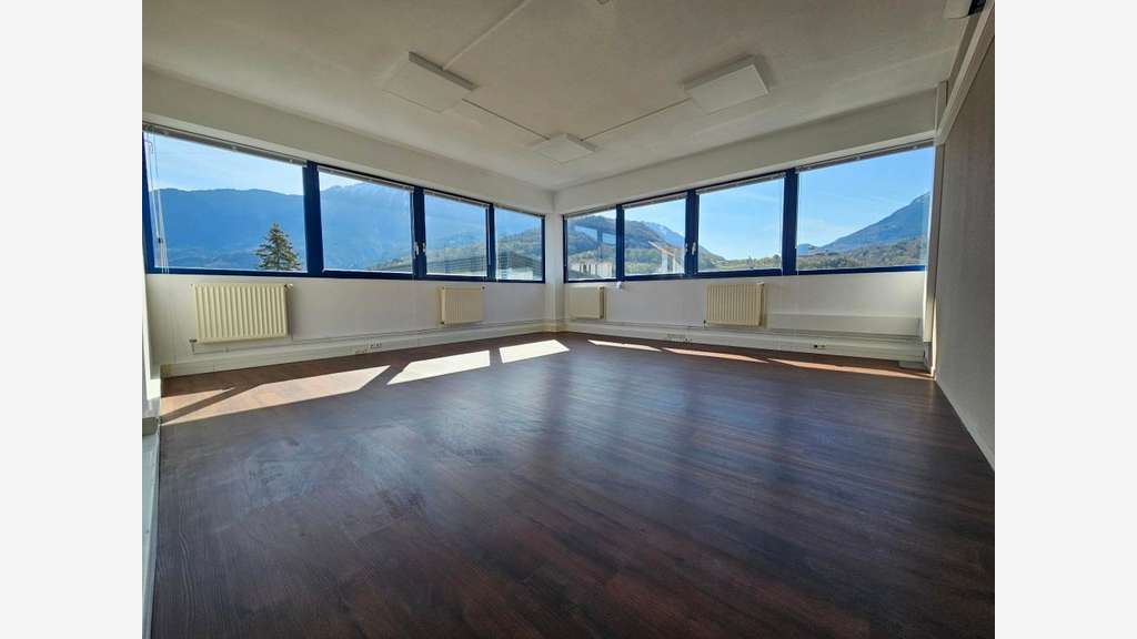 A louer bureaux lumineux de 62m² à Faverges