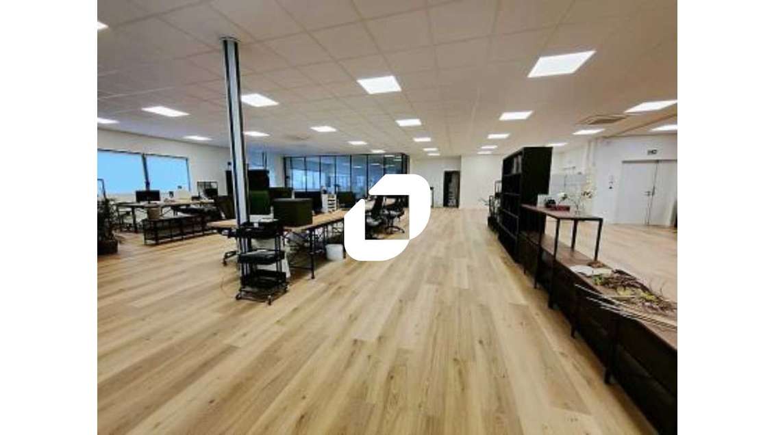 A louer Bureaux 291m² Ferrieres