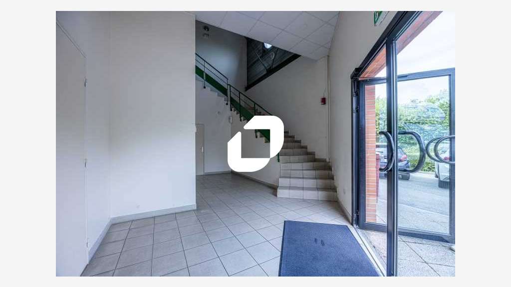 A louer Bureaux 79m² Ferrieres