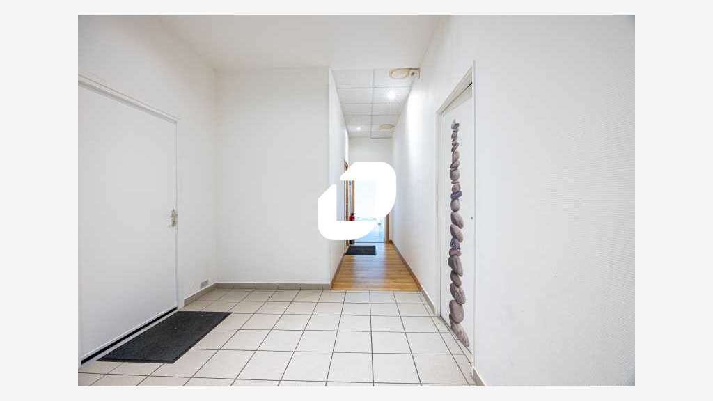 A louer Bureaux 79m² Ferrieres