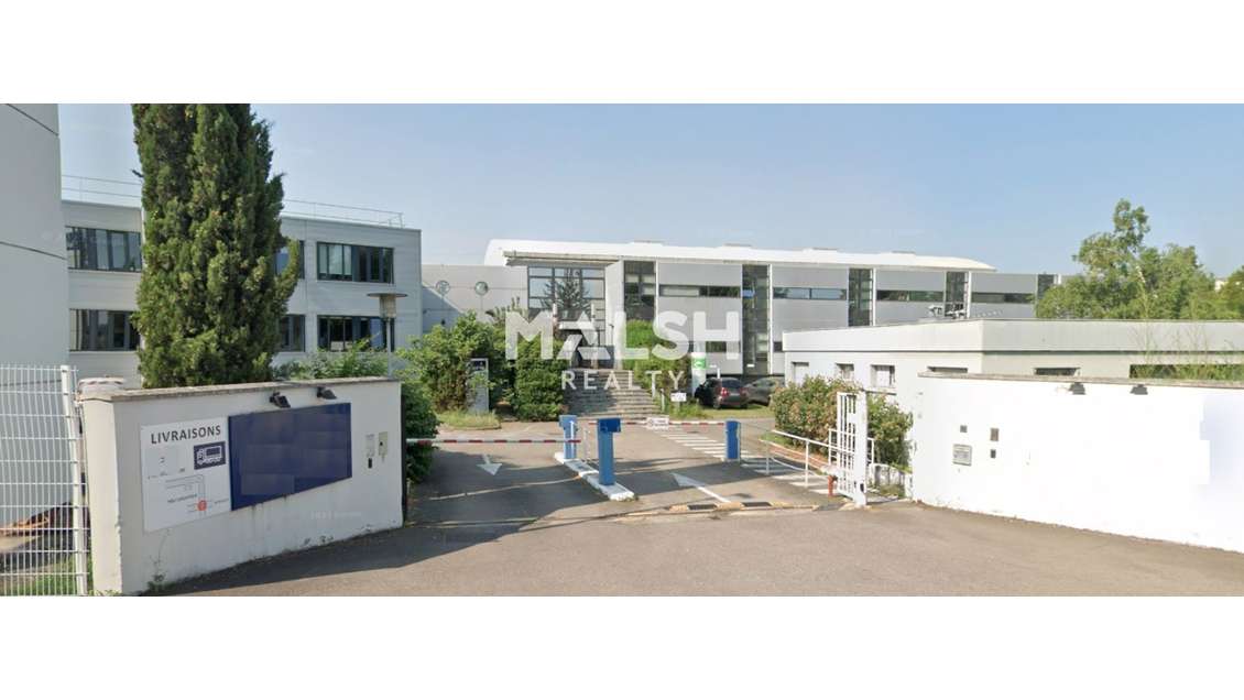 A louer bureaux 6428m² sur 1.1ha à Feyzin A7