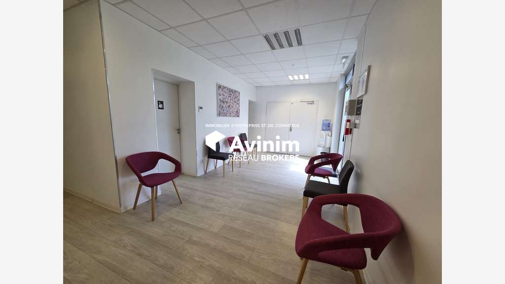 Bureaux 169m² à louer à Fillinges