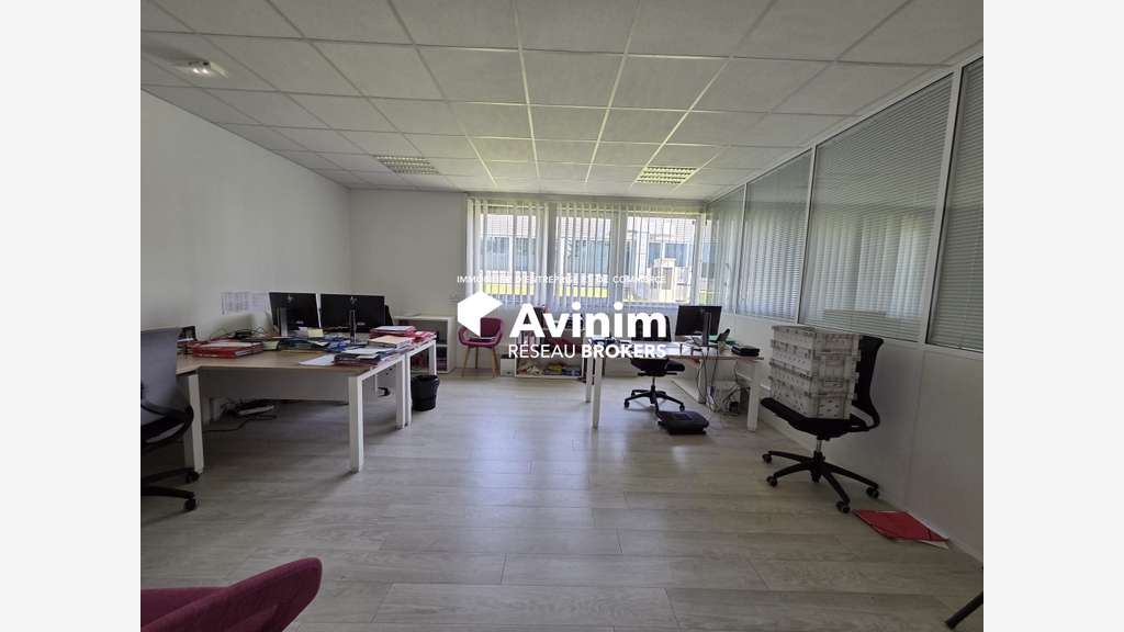 Bureaux 169m² à louer à Fillinges