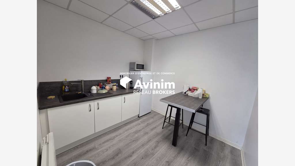 Bureaux 169m² à louer à Fillinges