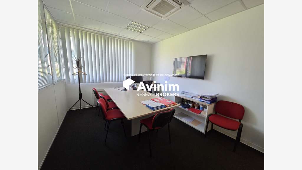 Bureaux 169m² à louer à Fillinges