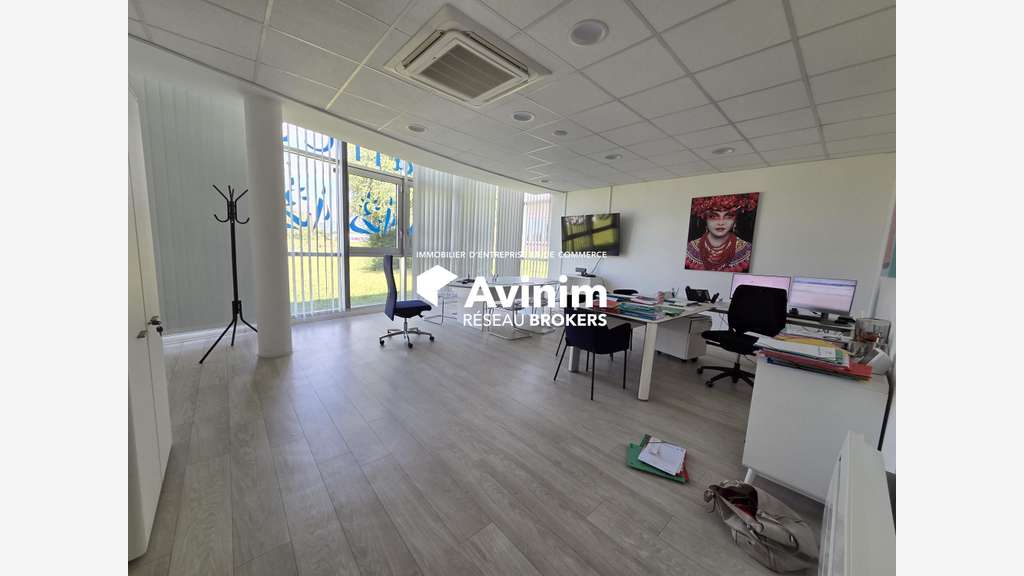 Bureaux 169m² à louer à Fillinges