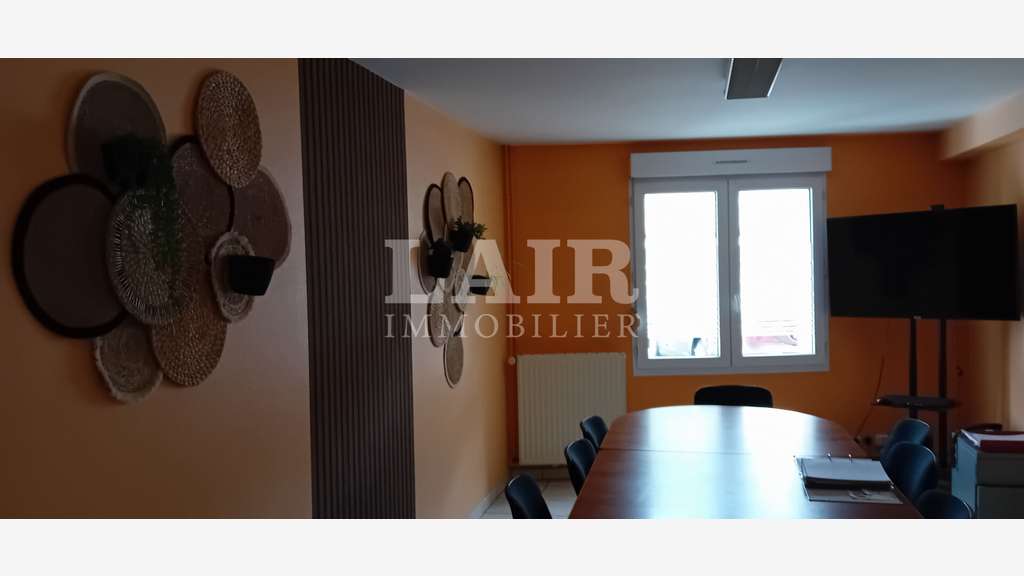 Plateau bureaux 180m² à louer proche centre Flers