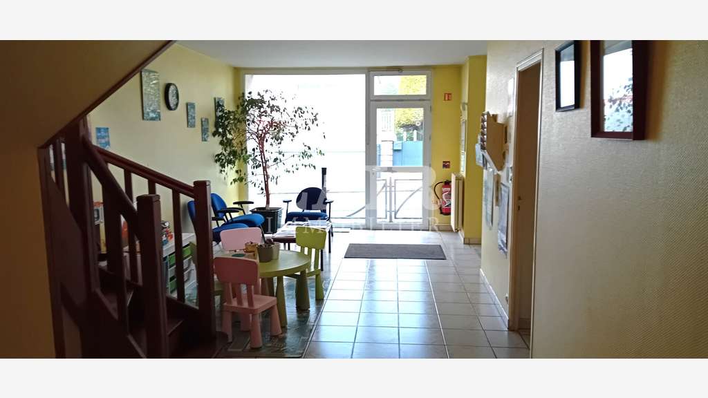 Plateau bureaux 180m² à louer proche centre Flers
