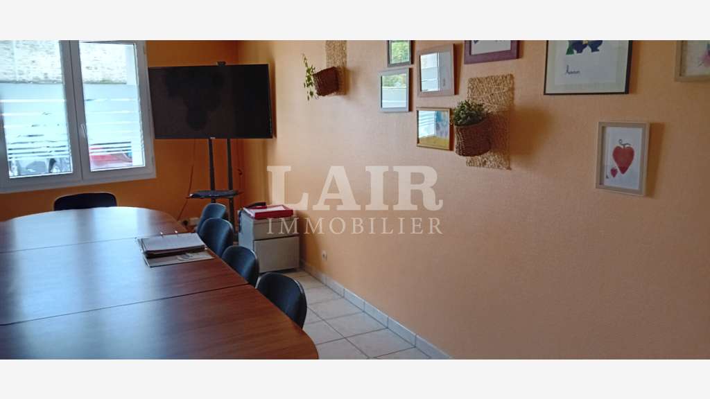 Plateau bureaux 180m² à louer proche centre Flers
