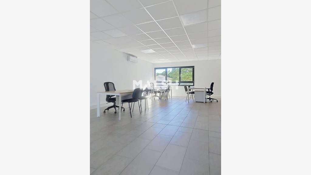 A louer bureaux de 18m² à Fleurieu sur Saône