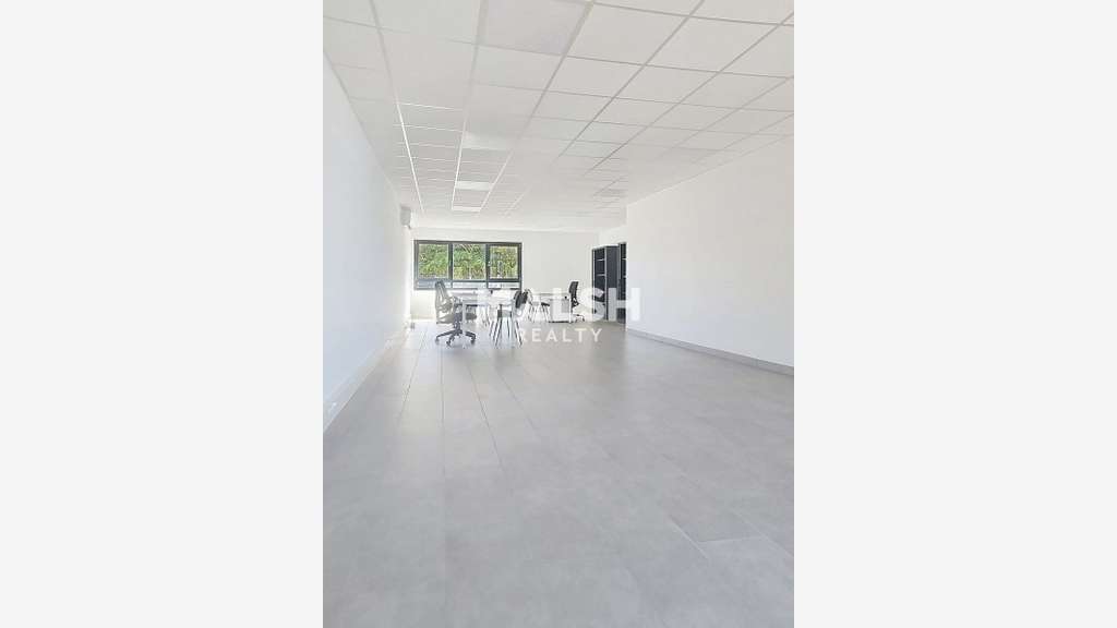 A louer bureaux de 18m² à Fleurieu sur Saône