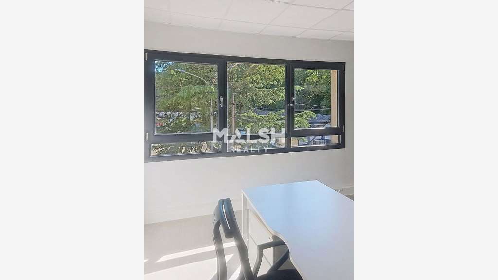 A louer bureaux de 18m² à Fleurieu sur Saône