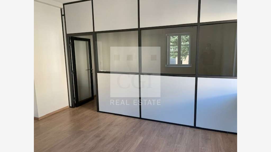 A louer bureaux meublés 300m² à Fleurieu-sur-Saône