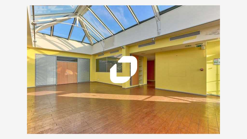 A louer Bureaux 172m² Fleury merogis