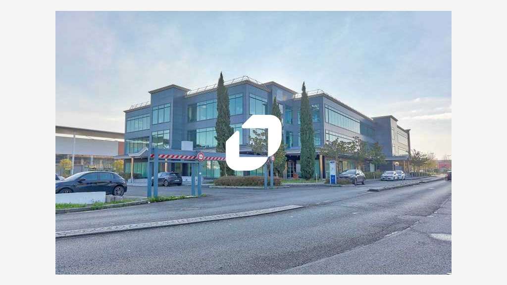 A louer Bureaux 172m² Fleury merogis