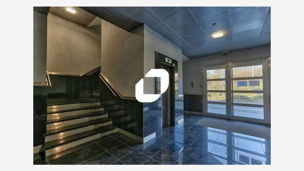A louer Bureaux 172m² Fleury merogis