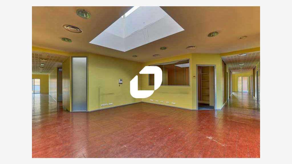 A louer Bureaux 172m² Fleury merogis