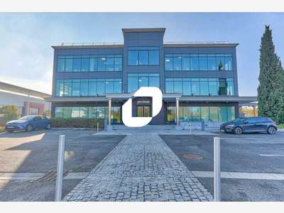 A louer Bureaux 172m² Fleury merogis