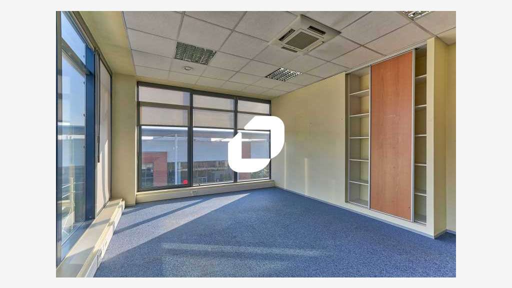 A louer Bureaux 172m² Fleury merogis