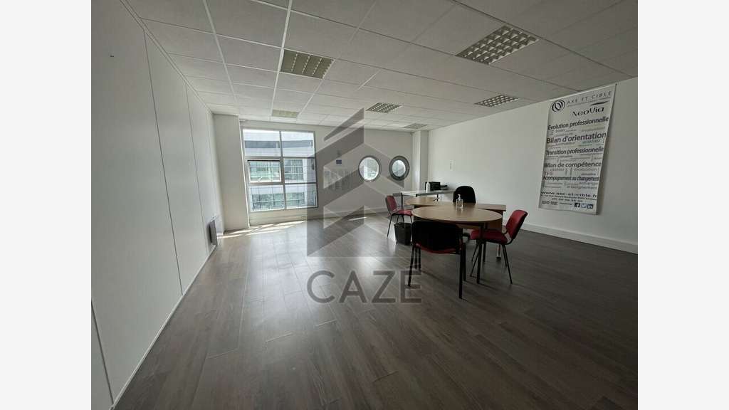Bureaux 300m² à louer Floirac zone franche urbaine