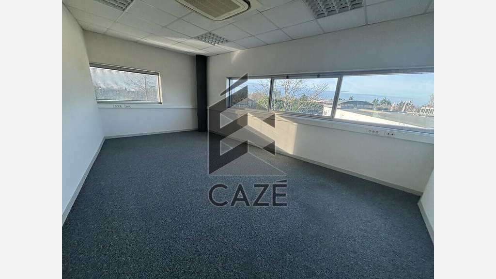 Bureaux à partir de 257 m² à louer à Floirac