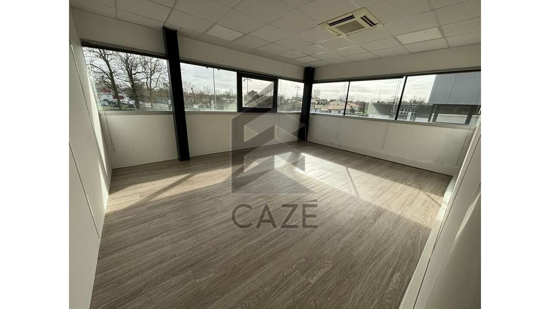 Bureaux à louer proche rocade à Floirac