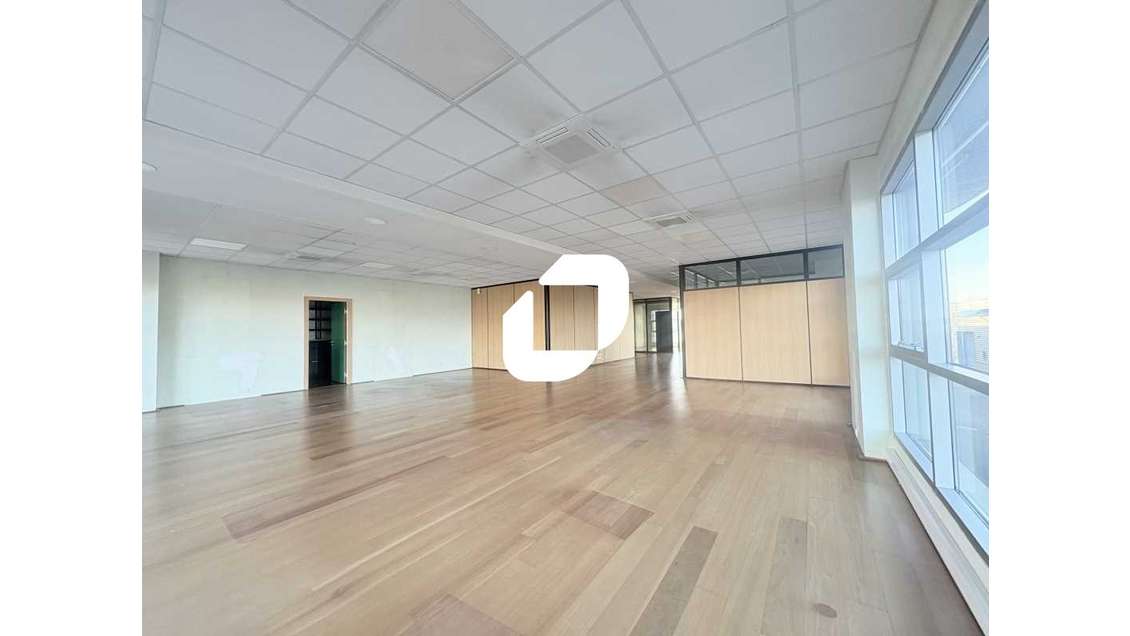 A louer Bureaux 246m² Floirac