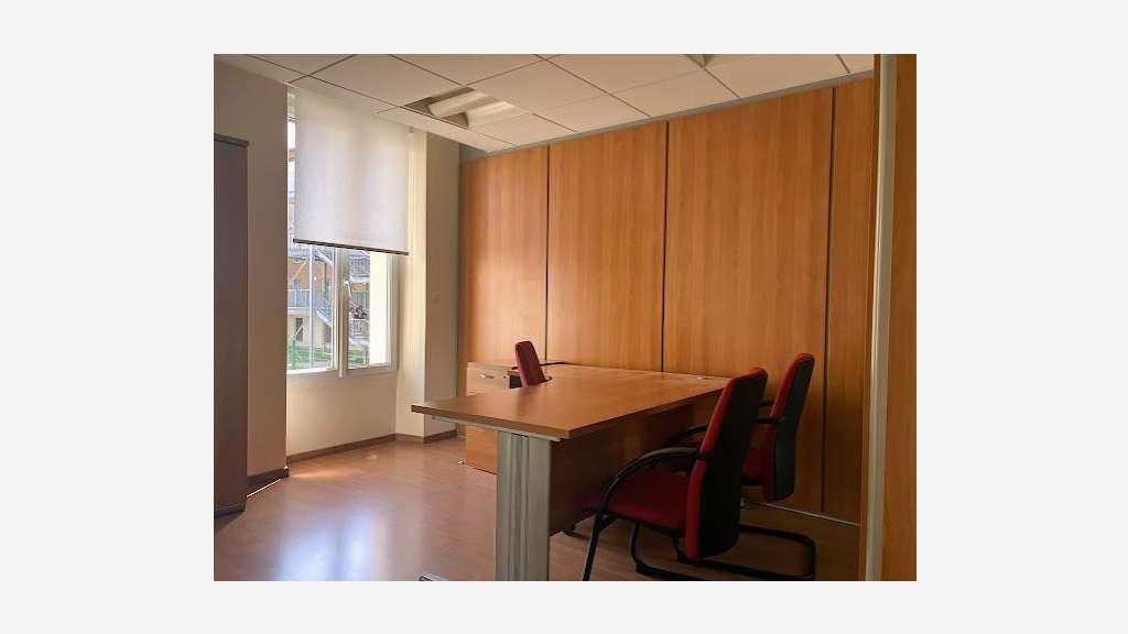 A louer bureaux meublés 293m² en parfait état Foix