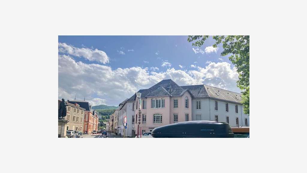 A louer bureaux meublés 293m² en parfait état Foix