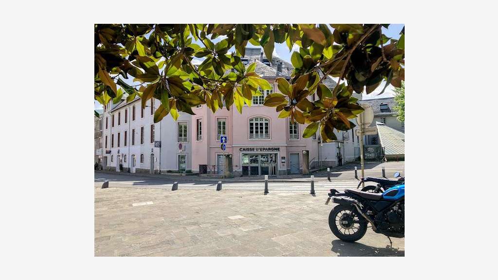 A louer bureaux meublés 293m² en parfait état Foix