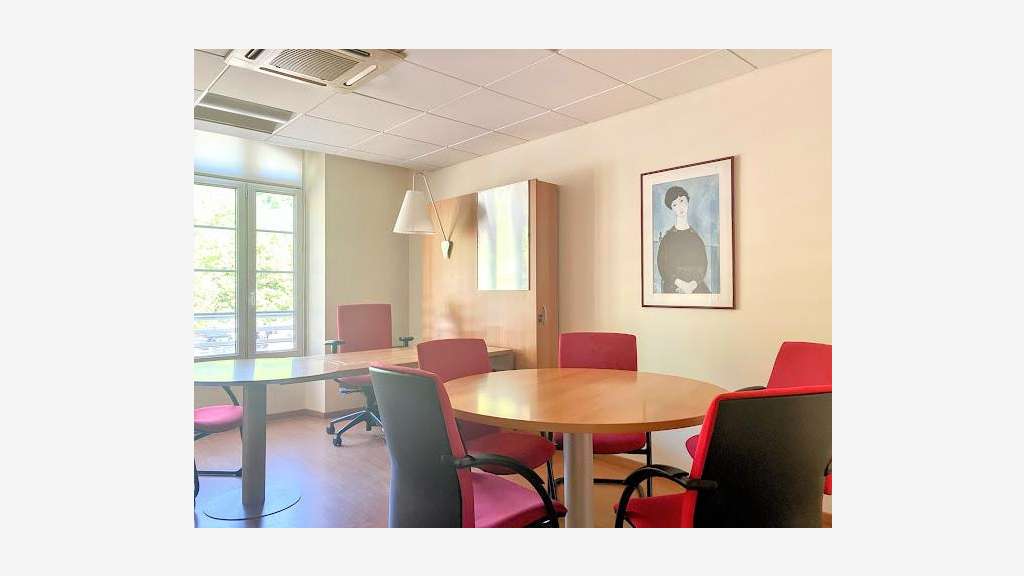 A louer bureaux meublés 293m² en parfait état Foix