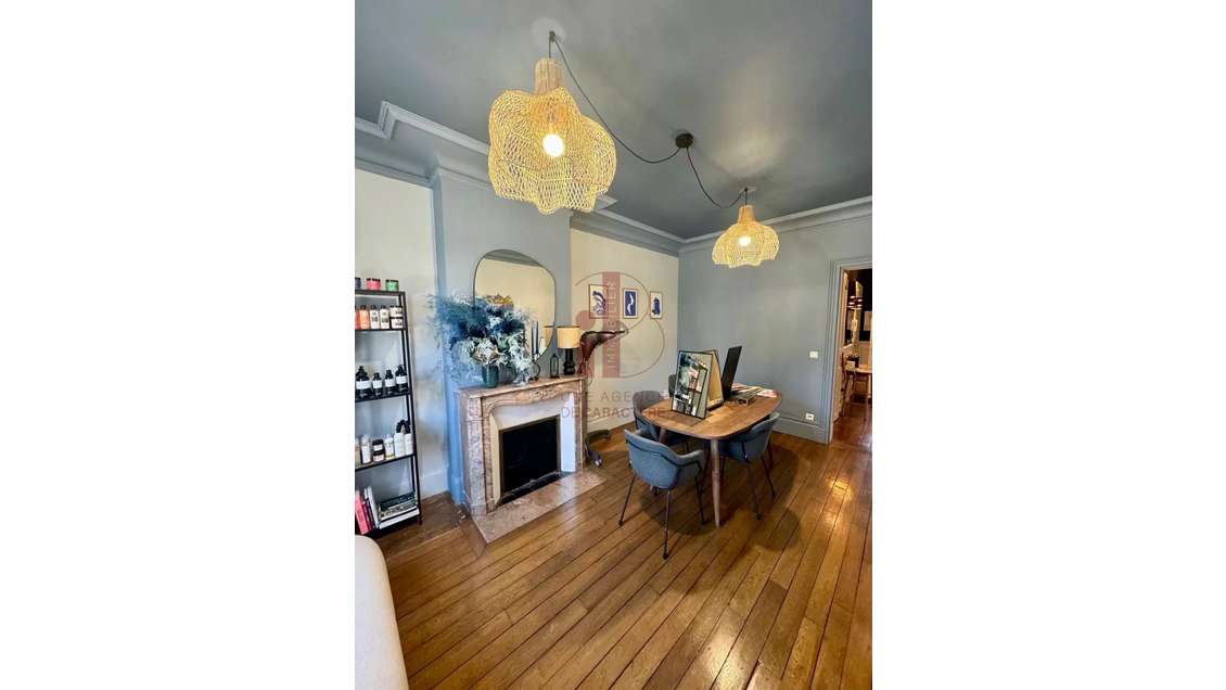 Bureau 63m² à louer à Fontainebleau centre 