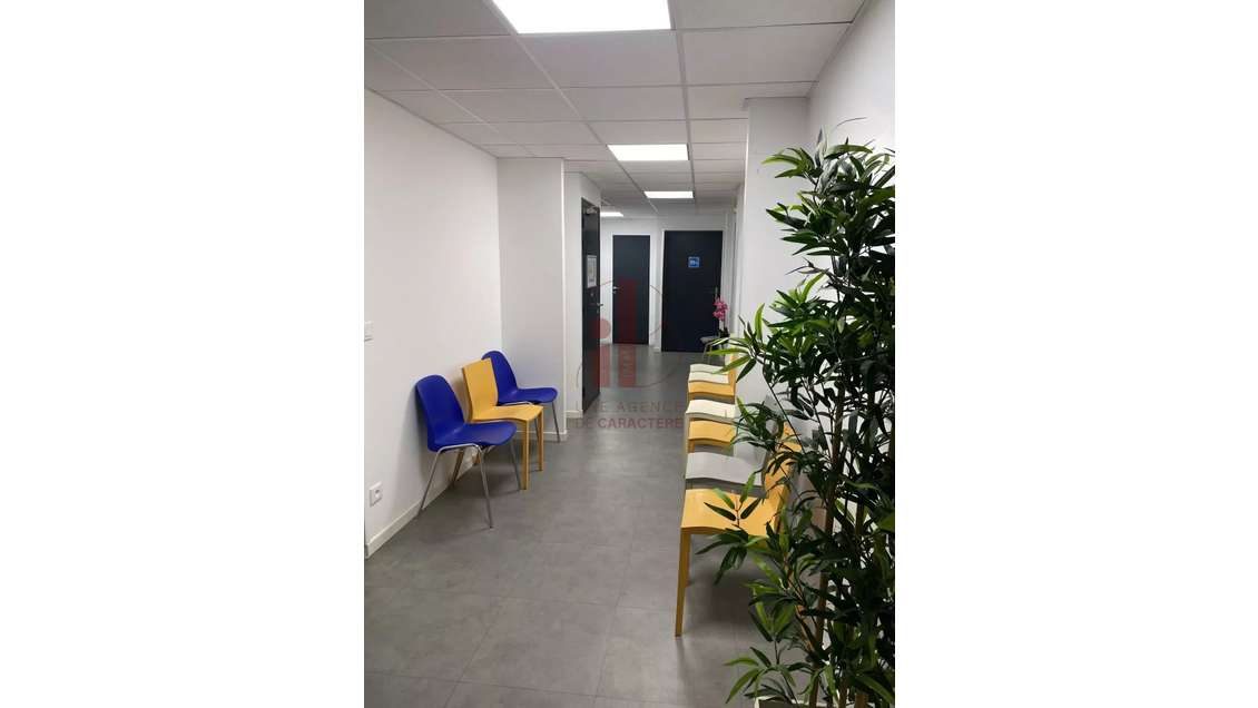 A louer local 47m² espace Lagorsse Fontainebleau