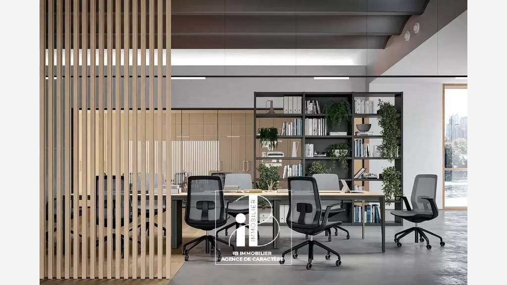 Bureaux de 100m² à louer Fontainebleau rue Grande